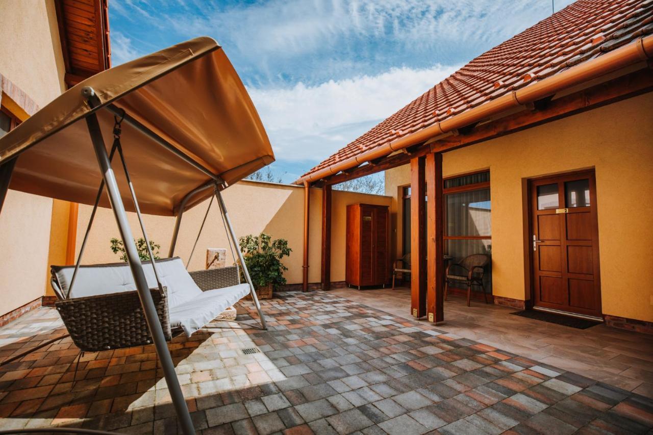 Németh Apartmanházak Mórahalom Exterior foto